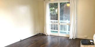 Charming 2BR Cottage Minutes from Kaimukī – Bright Home with Updated Kitchen Gallery 1