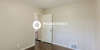 1435 East 66th Terrace Gallery 12