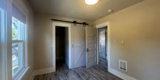 Huge 4 bedroom -A stones throw to PLU! Gallery 30