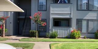 2 Bedroom 2 Bathroom Condo Close to Freeway, Schools & Shopping Gallery 1