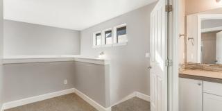Beautiful townhome in Empire Crossing with mountain views! Beautiful townhome in Empire Crossing with mountain views! Gallery 21