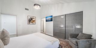5010 Fulton Ave Gallery 39
