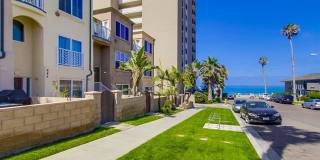 Spacious Luxurious North Pacific Beach 4BD/3BA Townhome! Right By The Water~ $7,495/mo Spacious Luxurious North Pacific Beach 4BD/3BA Townhome! Right By The Water~ $7,495/mo Gallery 1