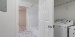 4 bed 2 bath house, Walk to Stadium!! Available July 2026 Gallery 25
