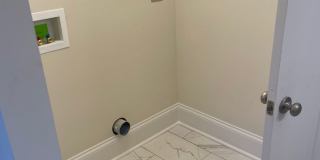Beautifully  Renovated 2 bed 2 bath Home in Shelby Park! Gallery 19