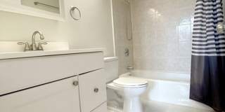 Charming 2 Bedroom- No Broker Fee Gallery 8