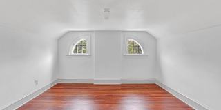 121 KENSINGTON Avenue Gallery 22