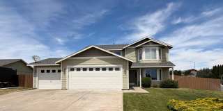 Spacious 4 Bedroom, 2.5 Bath w/3 Car Garage! Spacious 4 Bedroom, 2.5 Bath w/3 Car Garage! Gallery 3