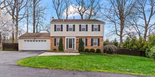 5 bd/3.5 bath sprawling home on quiet West Falls Church cul-de-sac. Gallery 1