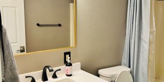 Charming Updated Condo in Great Location Gallery 9