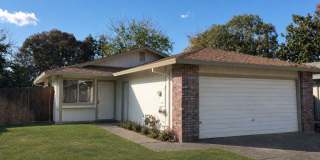 Rare find home with 2-Car Garage, Fenced Yard, with Convenient Location! Gallery 1