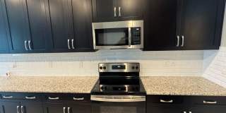 Spacious 5-Bedroom Riverview Home Gallery 58