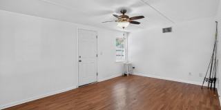 2617 Nassau Street Gallery 14