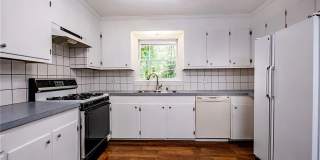 Room in 5 Bedroom Home at Kinnamon Rd Gallery 5