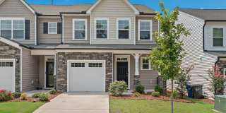 Available now! Spacious & beautiful 3 bedroom townhome! Gallery 1