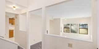 Redmond 3 Bedroom 1.5 Bath Garage Duplex Gallery 6