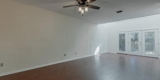 3216 OAK Street Gallery 17