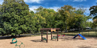 2000 Riverside Gallery 12