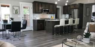 Beautiful 4 Bed, 3 Bath Walking Distance to the Beach!!! Gallery 1