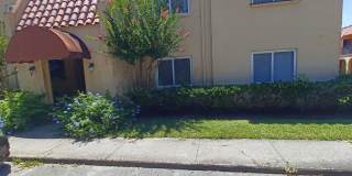 3918 La Mirada Dr N #7 Gallery 3