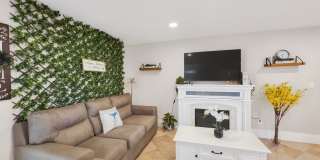 Discover the perfect Naples Park rental just minutes from the beach. Gallery 12