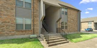 Cleburne Plaza Gallery 9