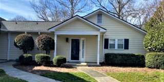 1/2 Mo Off Special - Bed, 1 Bath townhome minutes to South Park Gallery 1