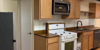3 Bedrooms One Floor Ranch House with 2 car attached garage in Lyndhurst Gallery 6