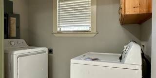 7-Bedroom Home 2 Minute Walk From Campus! Gallery 19