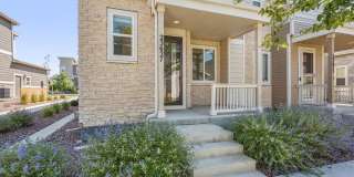 GEORGEOUS 3 bedroom townhome, with 2 car garage! Gallery 1