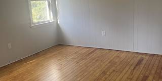 2313 East 40th Street Gallery 3