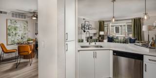 Artisan in Laguna Beach Gallery 10