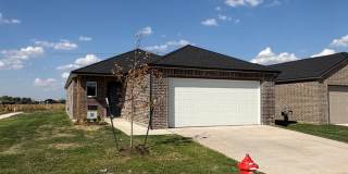 Your Dream Home Awaits – Brand-New 4-Bedroom, 2 Bathroom Home in Yukon! Gallery 3