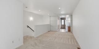 2Bd/1.75Ba Bellevue Townhome Gallery 10