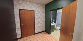 1515 MOUNT HOPE Avenue Gallery 28