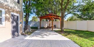 AVIA North Shore Gallery 12