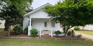 4 Bedroom Home in Downtown Erwin Gallery 1