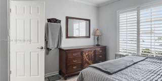 2270 NE 68th St Gallery 19