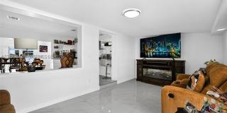 756 W 53rd St Gallery 36