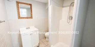 Beautiful 4 Bed, 2 Bath Home in Kansas City Gallery 24