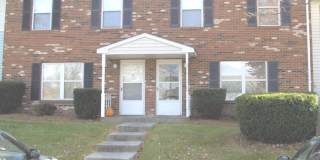 4 Bedroom 2.5 Bath Townhouse Gallery 1