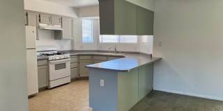 4 Bedroom in Mountain View-11348 E 24th Ln Gallery 7