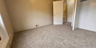 Highlands 1 Bedroom 1 Bath w/ Yard and Laundry! Gallery 76