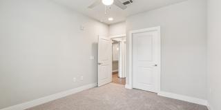 915 Glenwood Apartments at Grant Park Gallery 31