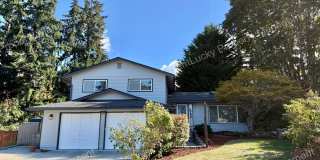 Amazing 3 Bedroom Home in Federal Way with Massive Backyard and Family Room! Gallery 1