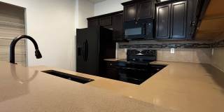 Keep Cool in this Air Conditioned Home in Gated Community! Gallery 6