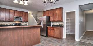 4BDRM, 3.5BA w/Fenced Yard in Sedona Woods! $2900/mo Gallery 37