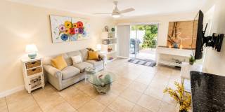 ANNUAL FURNISHED 1 BEDROOM, 1 BATH CONDO Gallery 4