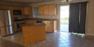 Ranch house with lots of storage. Gallery 7