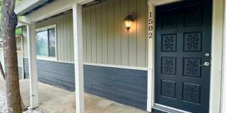 Private Renovated Home in Westside Redding Gallery 4
